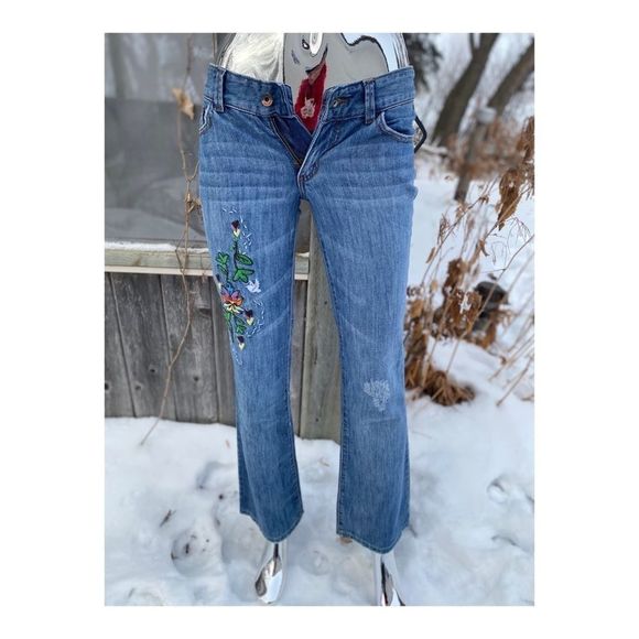 Billabong Boho Embroidered Low Rise Jeans Flare Leg Cotton Med Wash Sz S - Picture 10 of 16